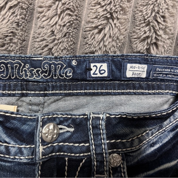 Miss Me Dark Blue Mid-Rise Bootcut Jeans. SZ26 - Picture 5 of 8